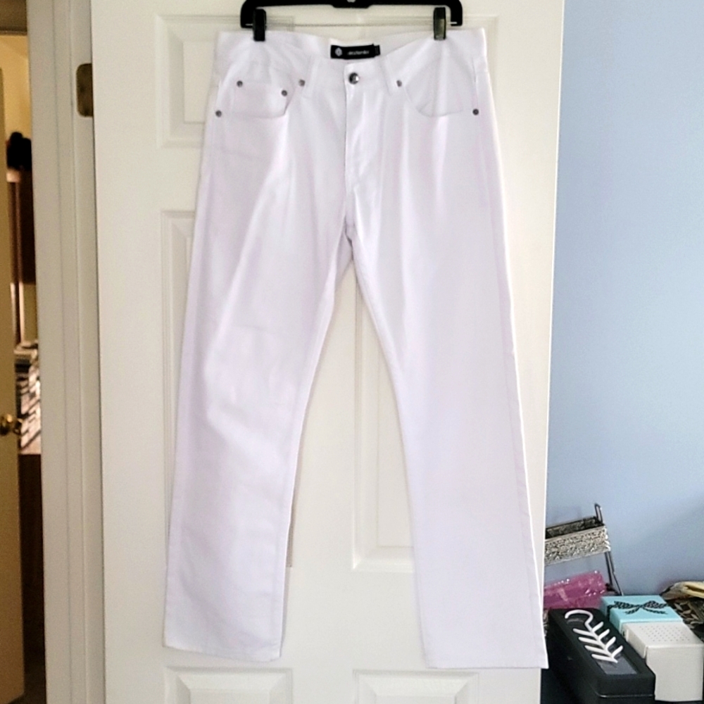 SOLD Like New Akademiks White Jeans